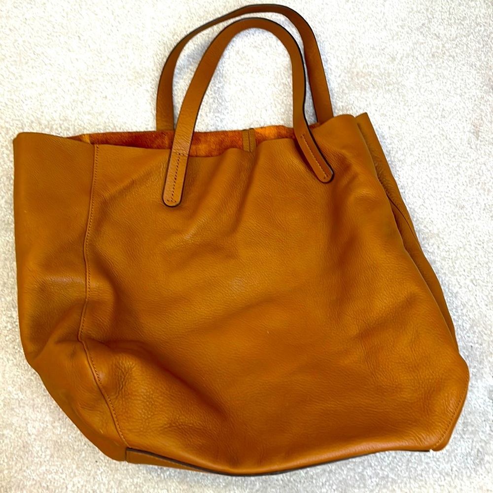 Leather tote bag
